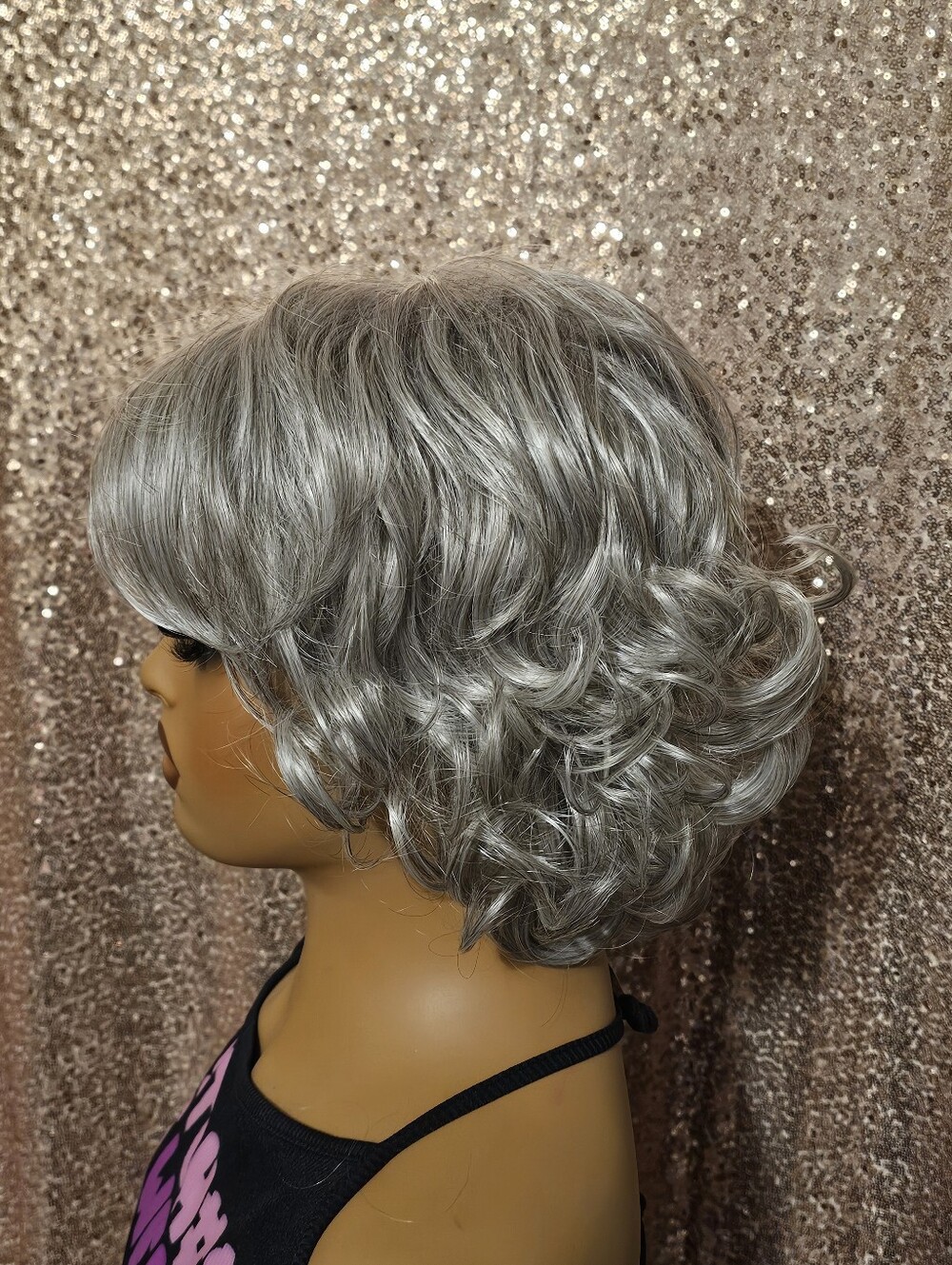 Wig - Picture 2 of 3